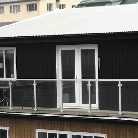 Private Spacious Home In City Center Klaksvík Buitenkant foto