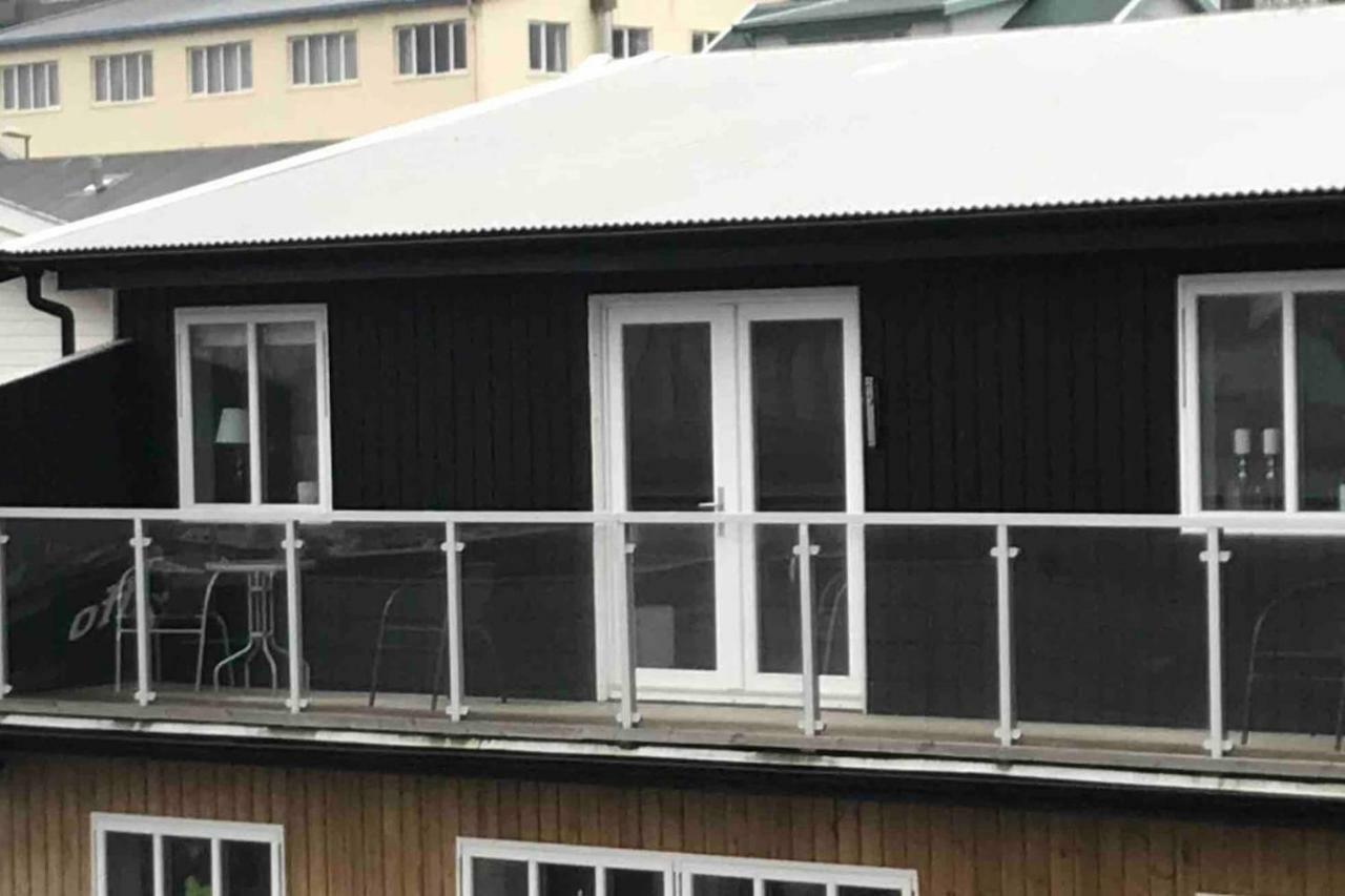 Private Spacious Home In City Center Klaksvík Buitenkant foto