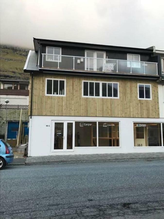 Private Spacious Home In City Center Klaksvík Buitenkant foto